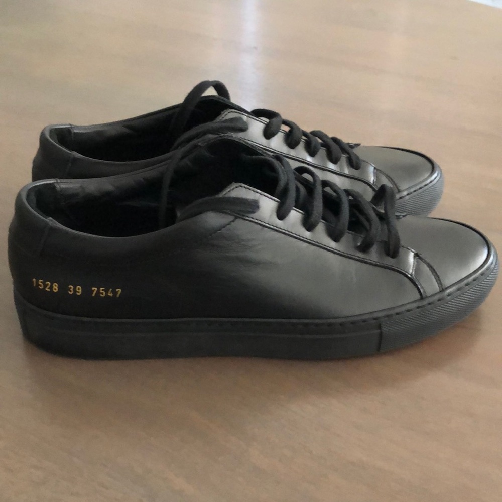Like new Common Projects Achilles sneaker in size 39=mens 7